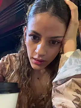 XXX chat uživo modela alana15