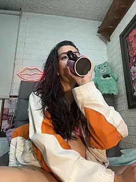 XXX chat uživo modela SALOME_KORLAND