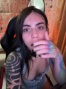 i_am_nina_ élő XXX-chatje