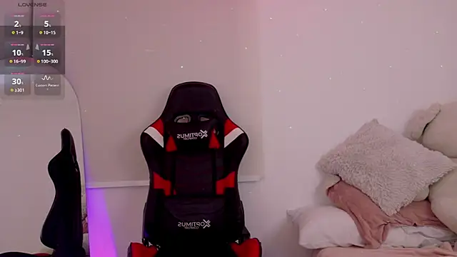 Lia_Tinez 现场XXX聊天