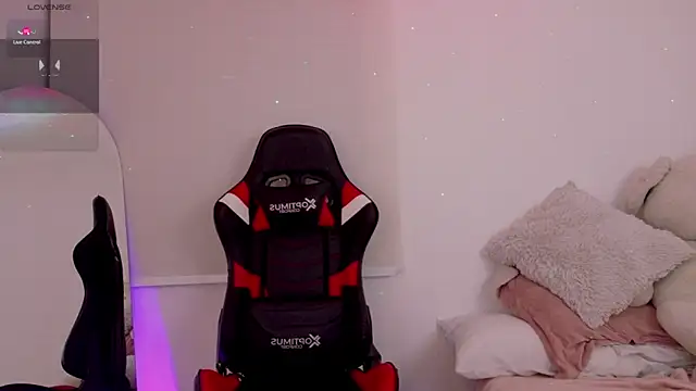 Chat +18 de Lia_Tinez ao vivo