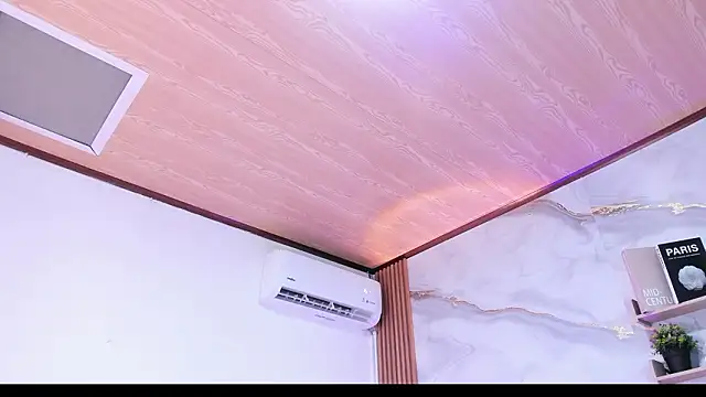 Chat +18 de mia_naugthy4 ao vivo