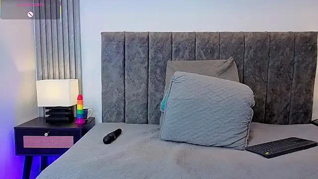 Ema_Stone65's Live XXX Chat