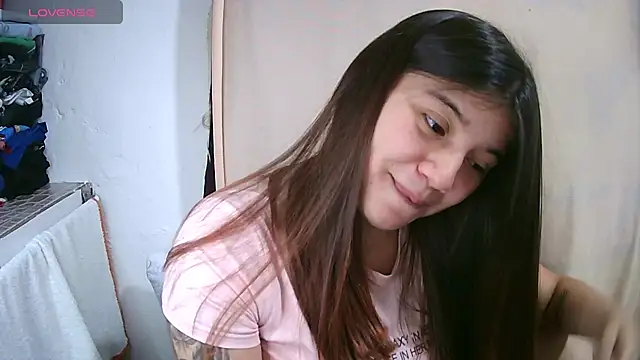 lynieh- Adlı Modelin Canlı XXX Sohbeti