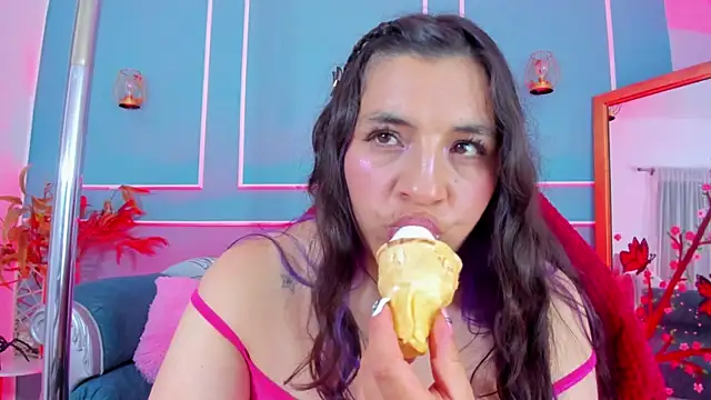 Chatroom XXX en direct de TaraTaylorr