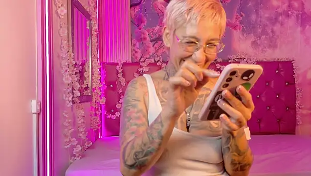 Chat +18 de Everlyn_sexx ao vivo