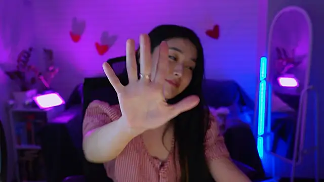 Chatroom XXX en direct de HannaRosie_