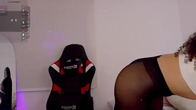 Lia_Tinez: онлайн-секс-чат