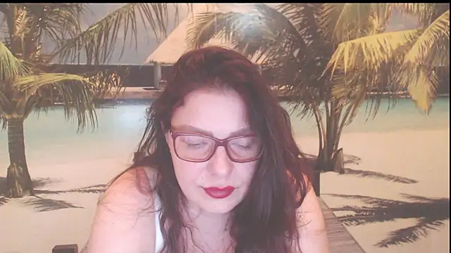 Queen__Natasha Adlı Modelin Canlı XXX Sohbeti