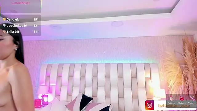 Živý XXX chat Viollet_xoxo