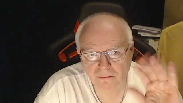 lonely_peter Show in webcam