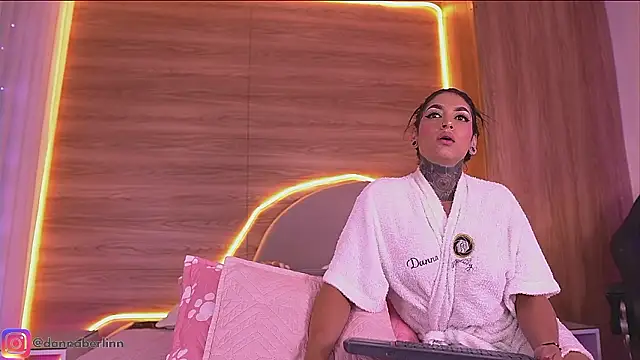 danna_berlin_ élő XXX-chatje