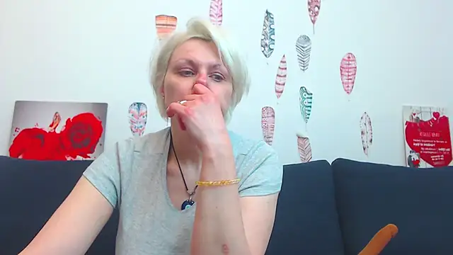 Playful_Goldie_WOW__ Show Webcam