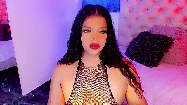 Keira_Fox31: διαδικτυακό σόου στην κάμερα