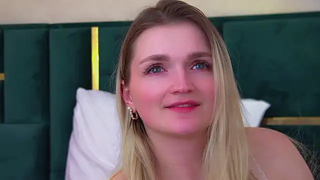 AnnyRaii Chat XXX in diretta