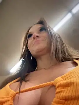 Kate-Paul Show in webcam