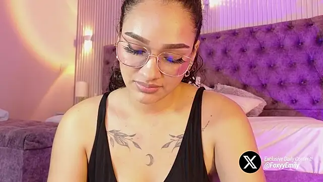EMILYY_FOXY's Live XXX Chat