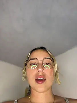 Czat XXX na żywo – Irisweet_