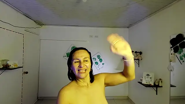 Lola_137 – Naživo XXX chat