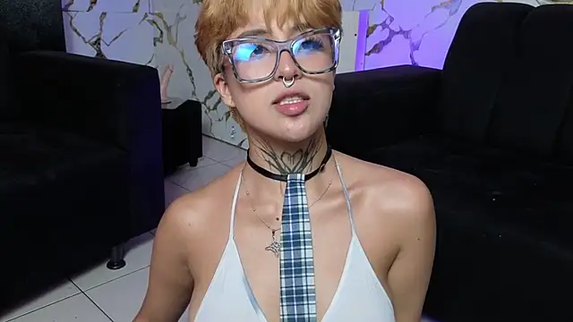 Chat XXX en directo de Rebeka-baker