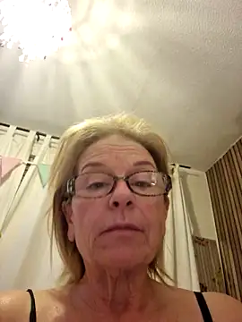 KitKat_X Chat XXX live