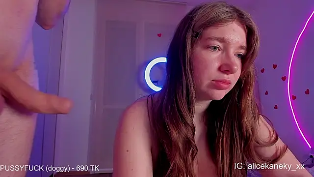 alicekaneky's Live XXX Chat