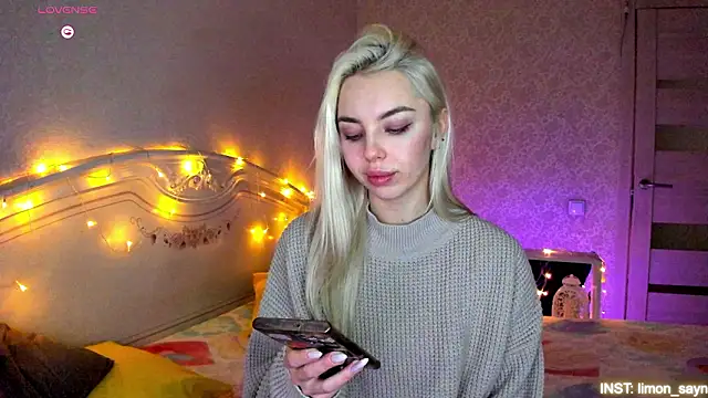 LillyMoure_ 现场XXX聊天