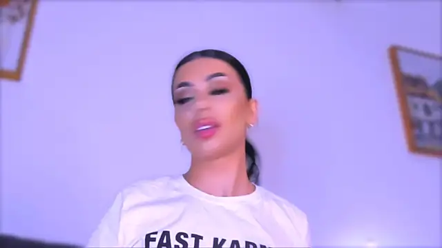 Moonamour Live XXX-Chat