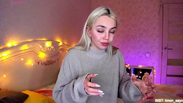 Chat XXX en directo de LillyMoure_