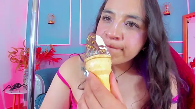 Chat XXX ao vivo de TaraTaylorr