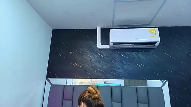 Chat +18 de kissme_luna ao vivo