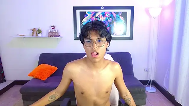 Maecum18's Live XXX Chat