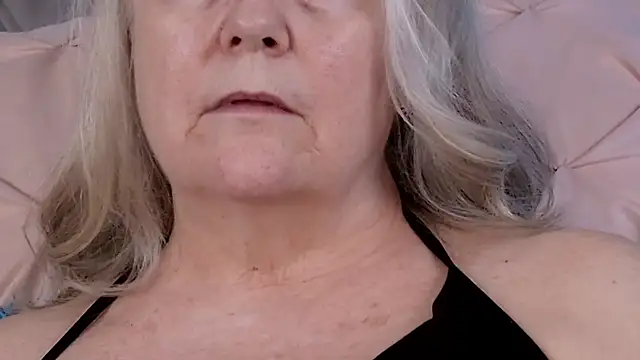 دردشة Kaitlyn_Winters الجنسية المباشرة