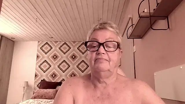 Show de Mystery-Grandmother na webcam