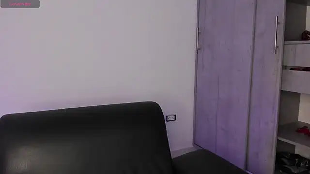 Chat +18 de sofiaa_snoww ao vivo