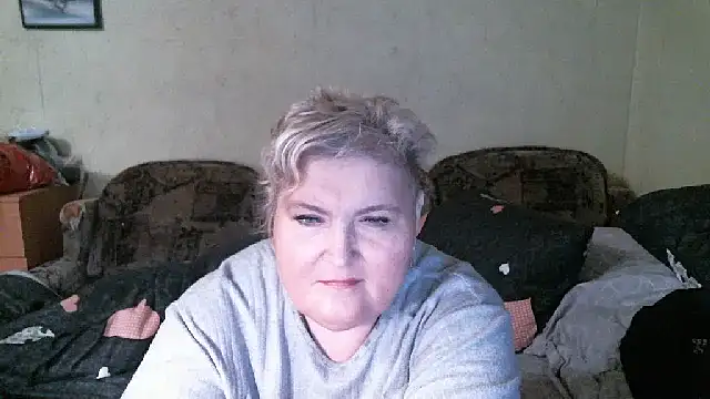 Show modela Lana555 na web-kameri