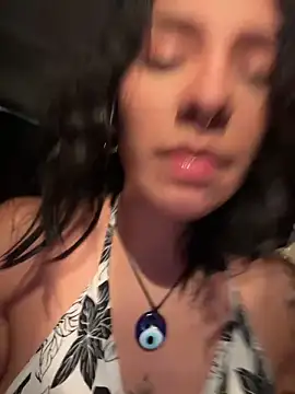 Alice_surprise élő XXX-chatje