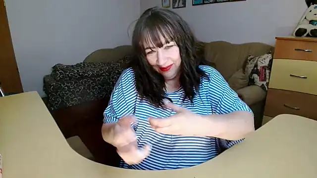 Lucretia_Goldi_ Adlı Modelin Canlı XXX Sohbeti