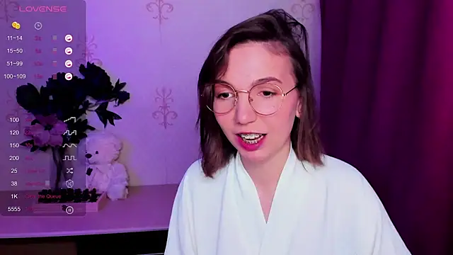 KindHazelHere_: απευθείας συνομιλία ΧΧΧ