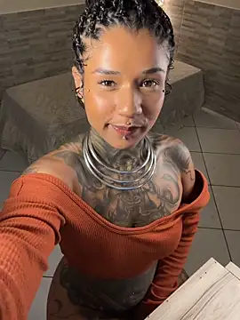 xbigpeach Adlı Modelin Canlı XXX Sohbeti