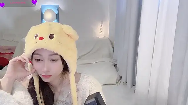 Fayebae_11 élő XXX-chatje