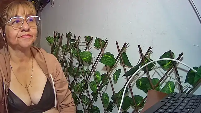 Czat XXX na żywo – nicoltatiana_