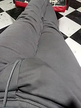 anis3g4: διαδικτυακό σόου στην κάμερα