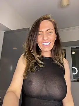 DivineAmely Adlı Modelin Canlı XXX Sohbeti