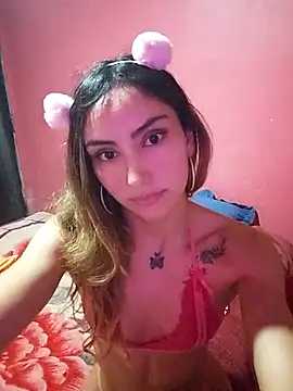 Larinhacat's Live XXX Chat