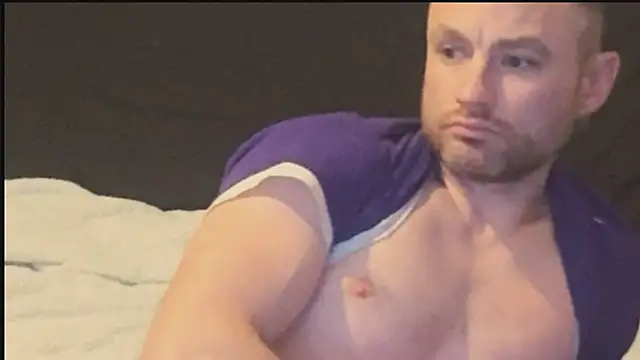 Pokazy przed kamerką – famous1tad