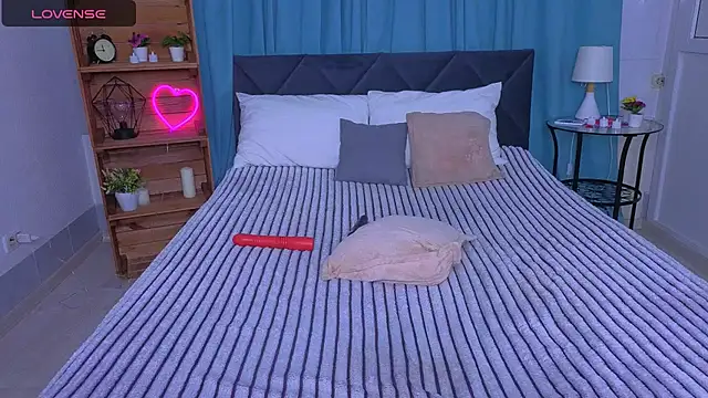 LucieHells Pertunjukan Webcam