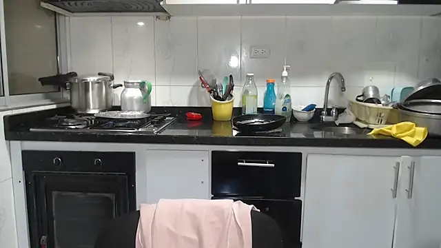 Chat +18 de kateleyagrey ao vivo