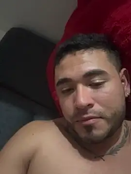 amon_1998 Adlı Modelin Canlı XXX Sohbeti