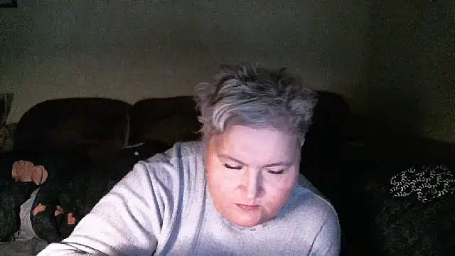 Lana555: онлайн-секс-чат